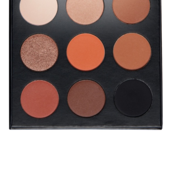 Kylie Cosmetics eye shadow palette. - Picture 6 of 7